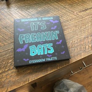 Shroud cosmetics It’s Freakin Bats palette